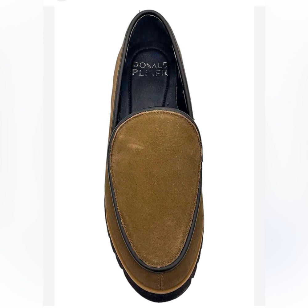 Donald Pliner Eclipse suede loafer in a brown color with black piping. Size 9.